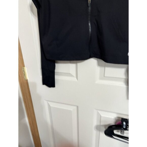 Fabletics Women’s Cropped Black Jacket With Thumb Holes Sleeves Size Women Large - Picture 6 of 6